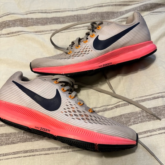 Nike Zooms Shoes Like New - Picture 3 of 4